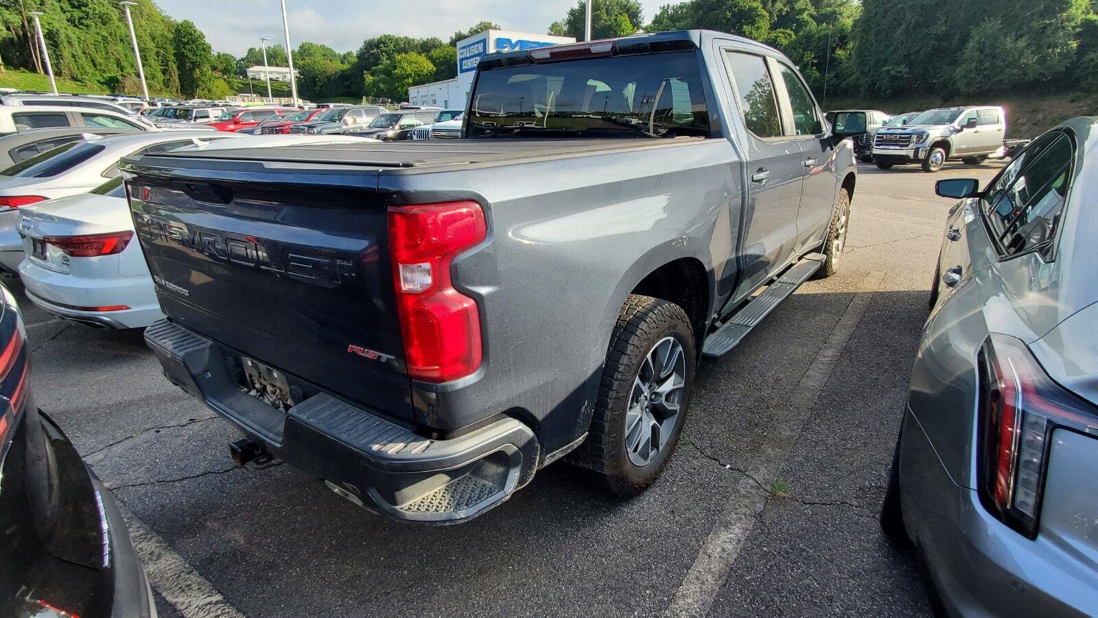 Used 2021 SHADOW GRAY METALLIC Chevrolet RST image 9