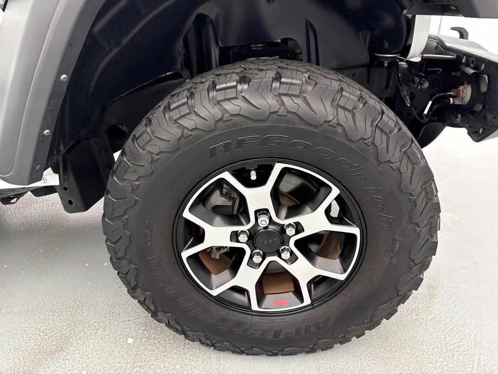 2023 Jeep Wrangler SPORT Convertible Slide 11