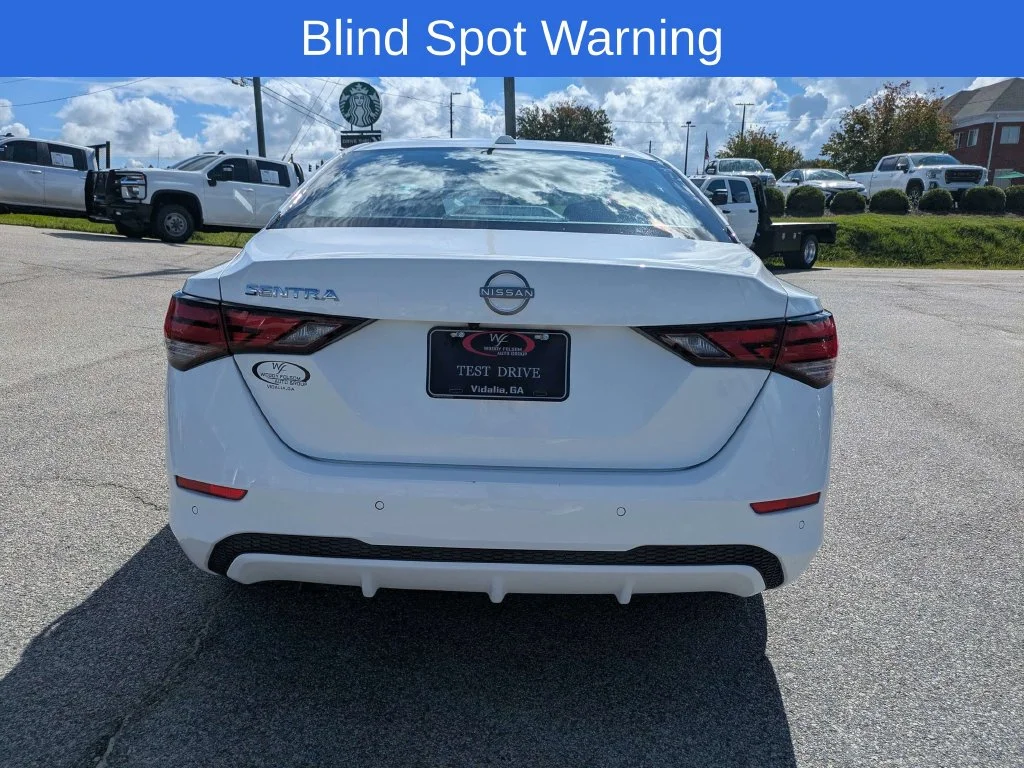 Used 2025 White Nissan SV image 5