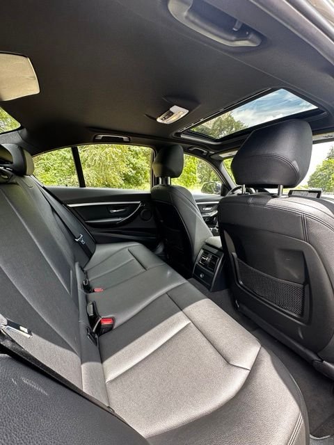 Used 2018 Glacier Silver Metallic BMW 328d image 19