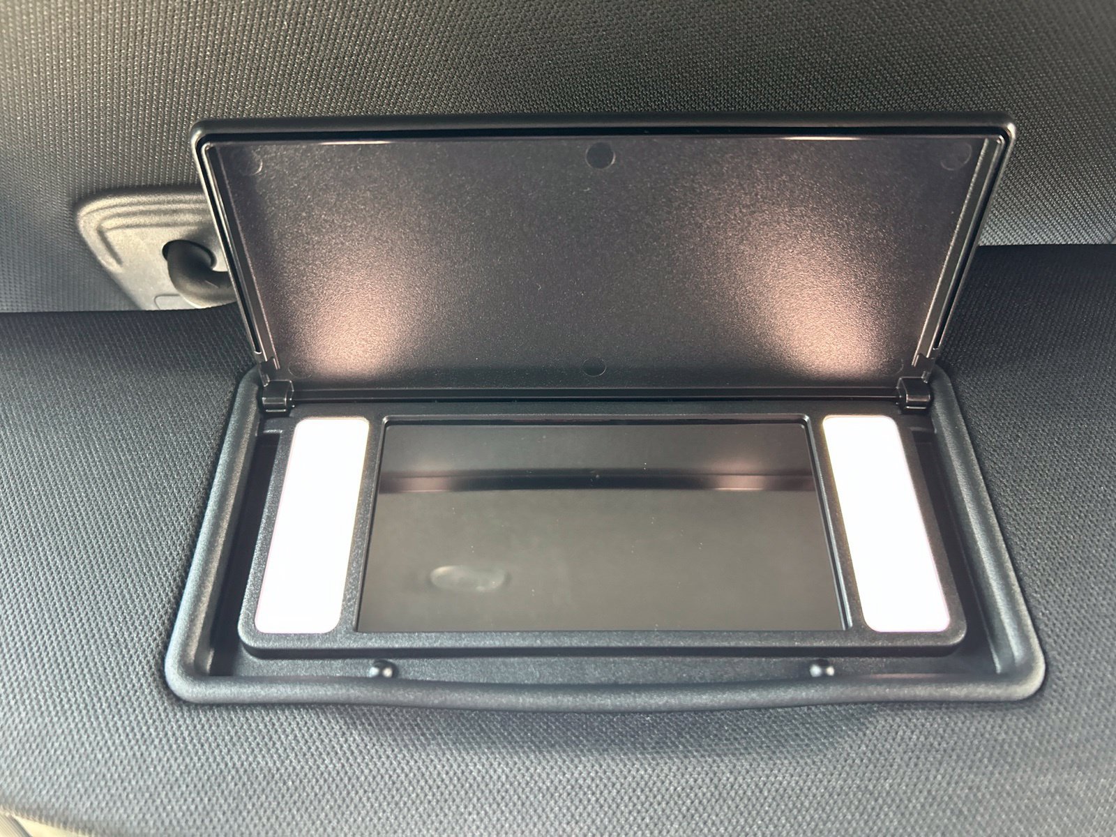 New 2027 High-Gloss Black Paint Jeep Laredo Altitude image 31