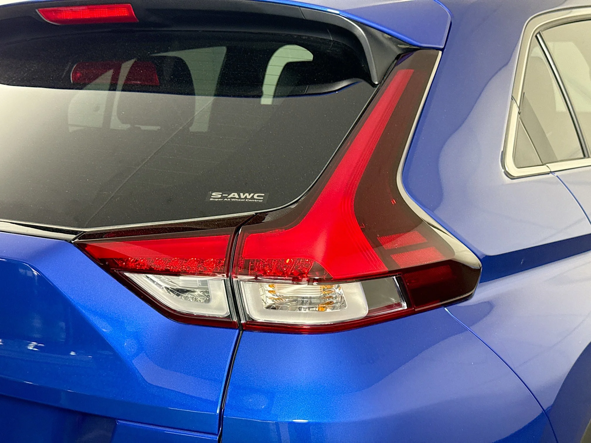 Used 2026 Lightning Blue Metallic Mitsubishi Black Edition image 30