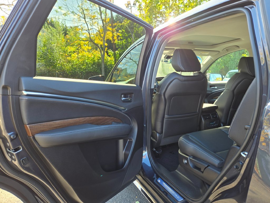 Used 2019 Gunmetal Metallic Acura 3.5L Technology Package image 16