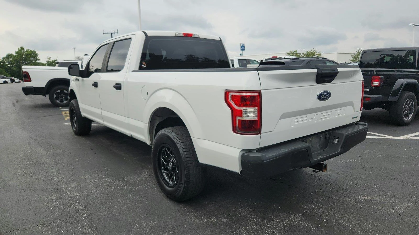 Used 2019 Oxford White Ford XL image 4