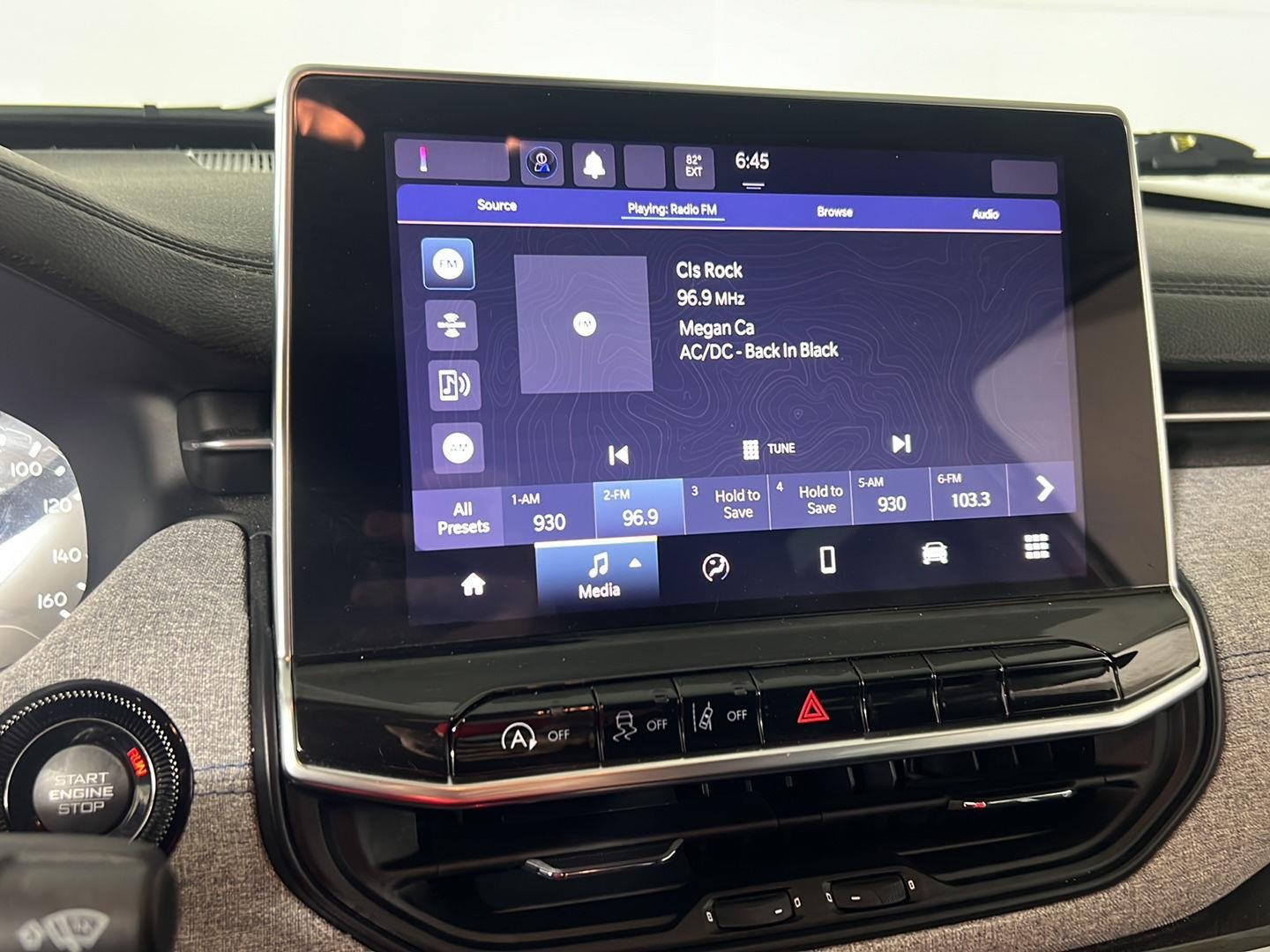 Certified Used 2022 Velvet Red Pearlcoat Jeep Latitude image 18