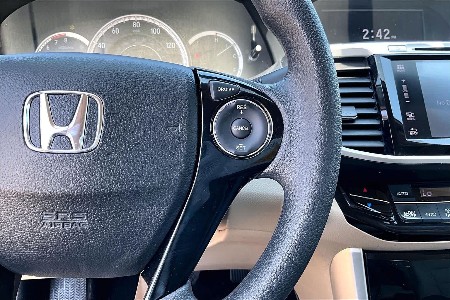 Used 2016 Champagne Frost Pearl Honda EX image 25
