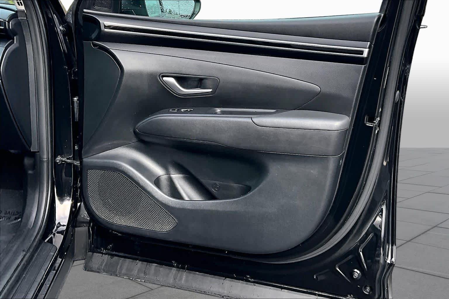 Used 2022 Phantom Black Hyundai SEL image 34