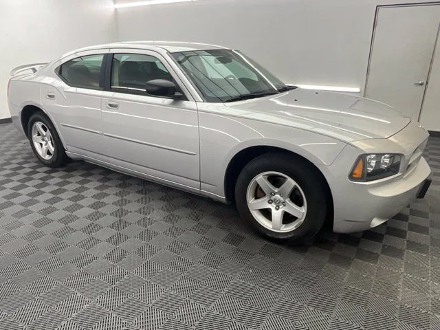 Used 2009 Silver Dodge SE image 3