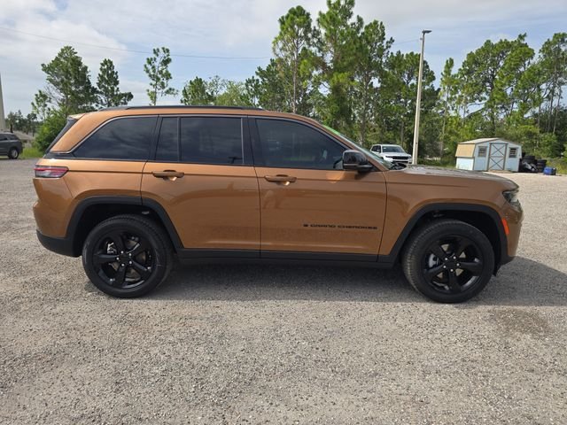 New 2026 Copper Shino Metallic Clear-Coat Exterior Paint Jeep Limited image 3