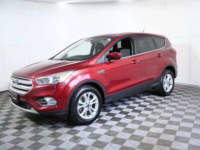 Used 2019 Red Ford SE image 5