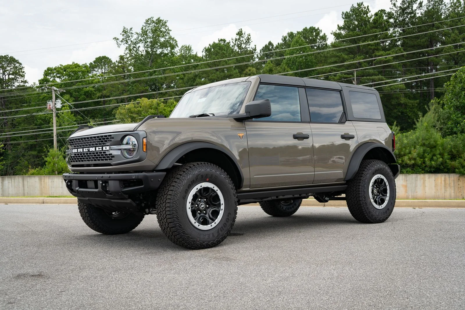 New 2026 Marsh Gray Ford Badlands® image 9