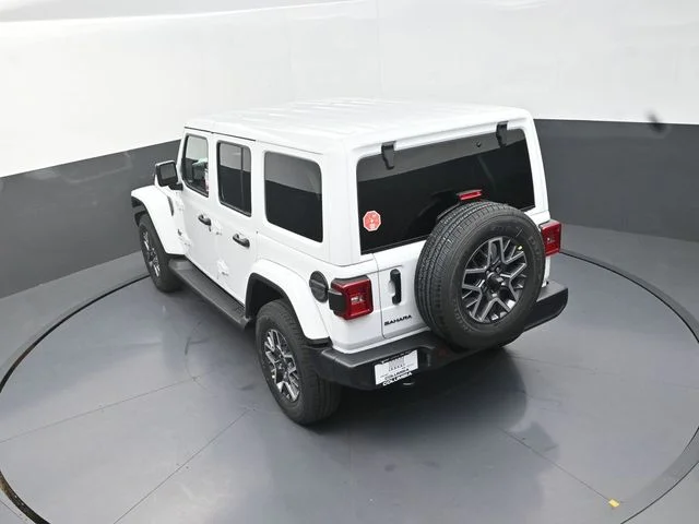New 2026 Bright White Clear-Coat Exterior Paint Jeep Sahara image 15