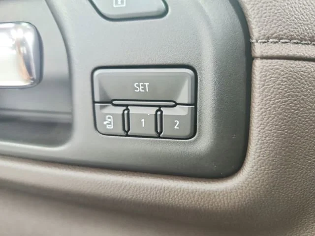 Used 2019 WHITE FROST TRICOAT GMC Denali image 21