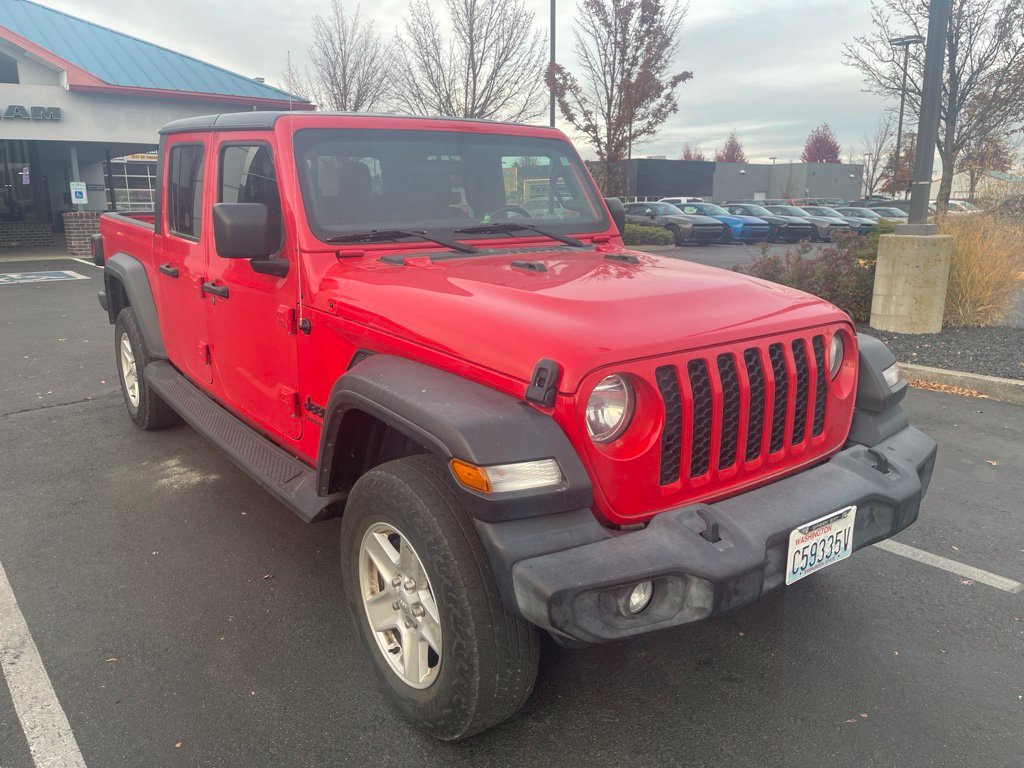 Used 2020 Red Jeep Sport image 3