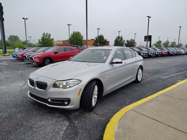 Used 2015 Silver BMW 528i xDrive image 4