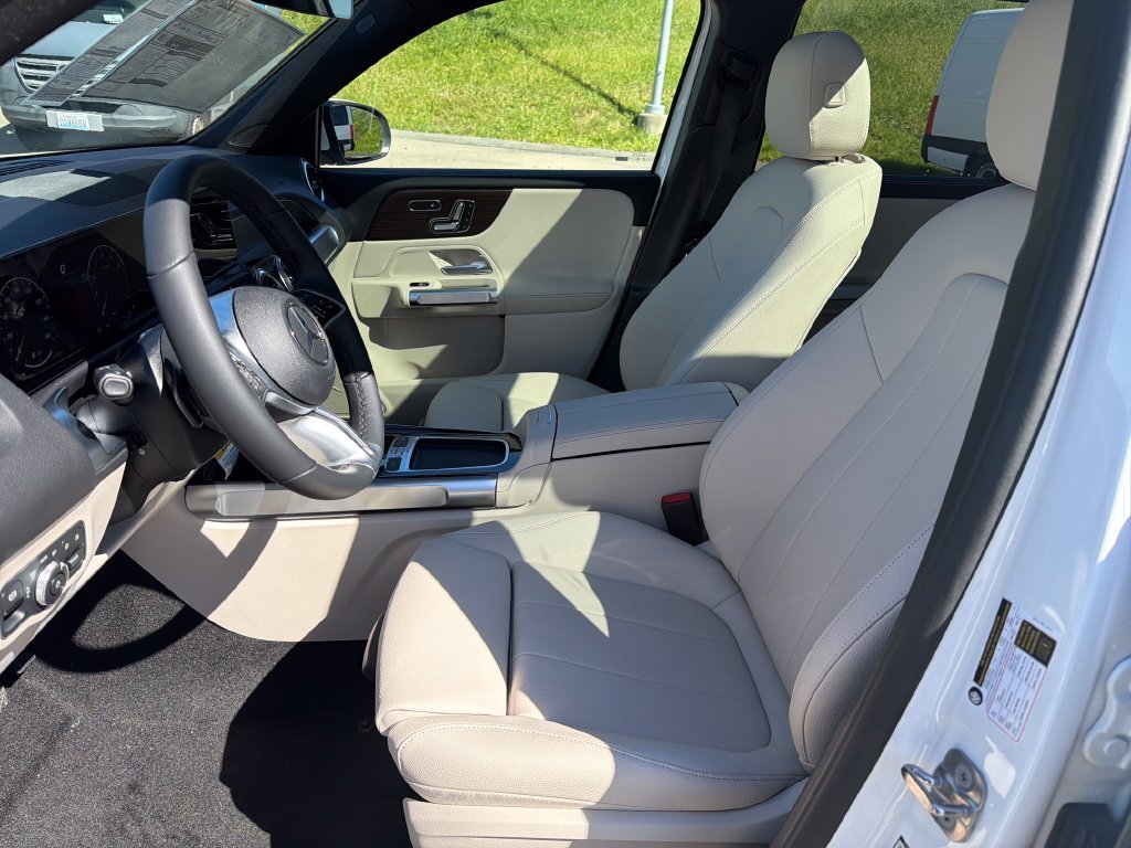 New 2026 Polar White Mercedes-Benz GLB 250 image 15