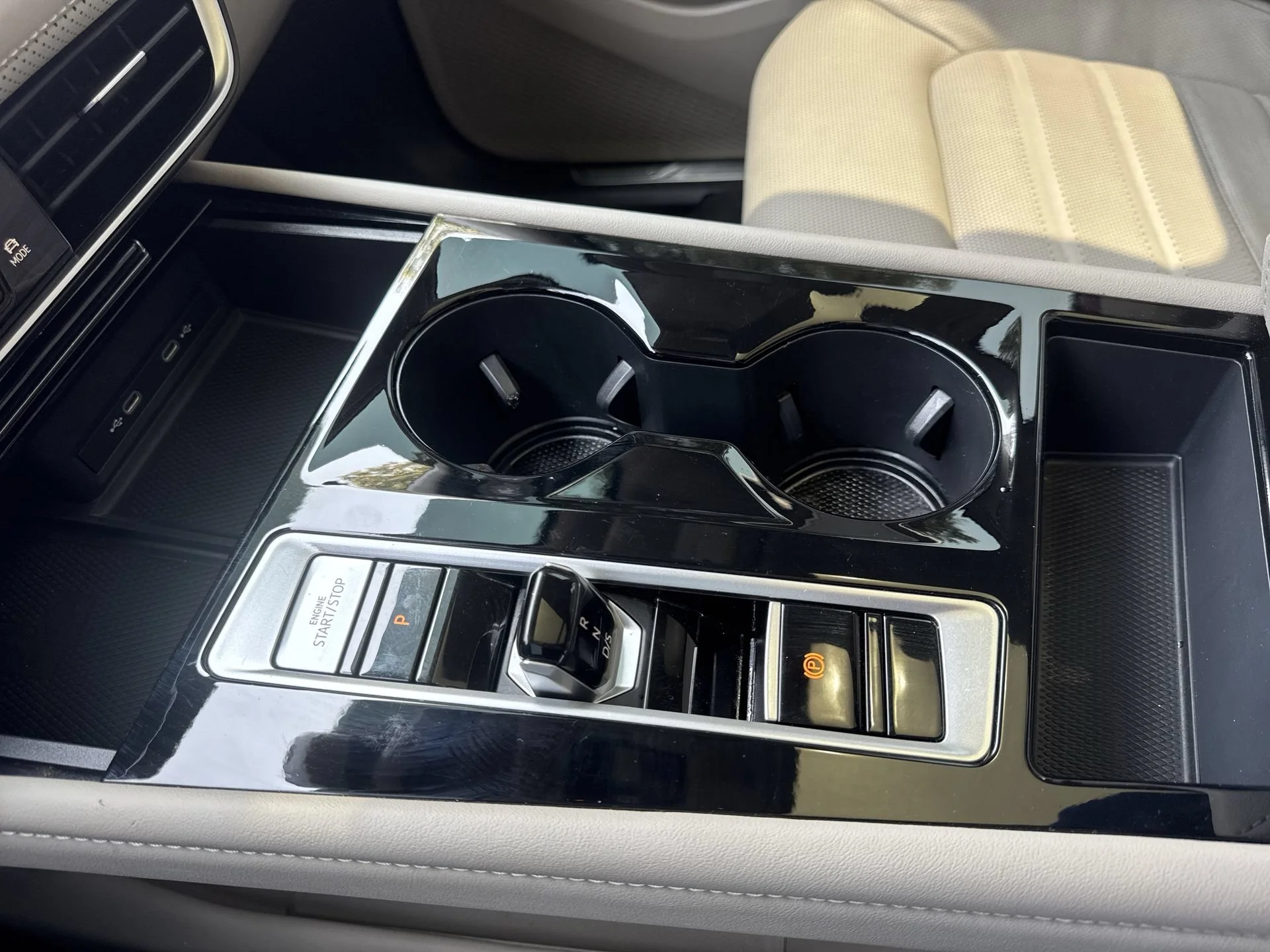 2024 Volkswagen Atlas SEL - Photo 19