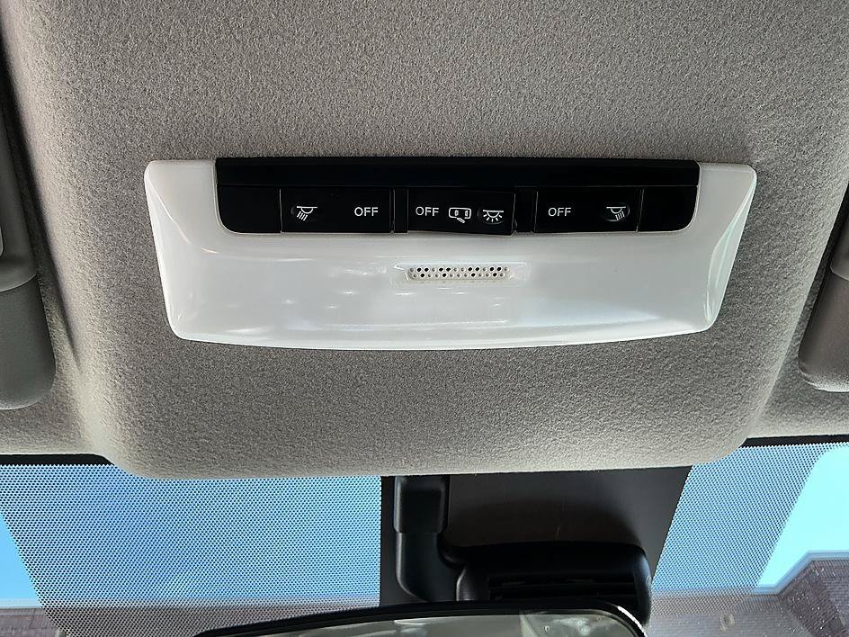 Used 2025 Gun Metallic Nissan SV image 21