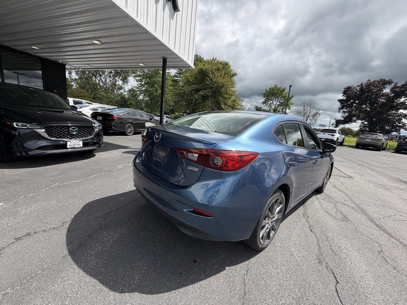 Used 2018 Eternal Blue Mica Mazda Touring image 8