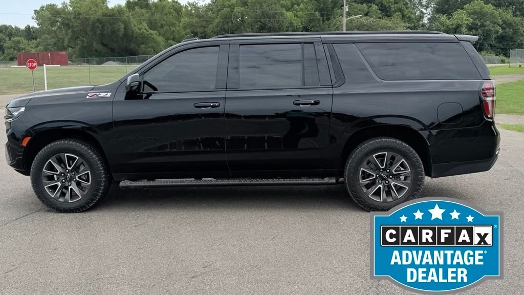 Used 2022 Black Chevrolet Z71 image 12