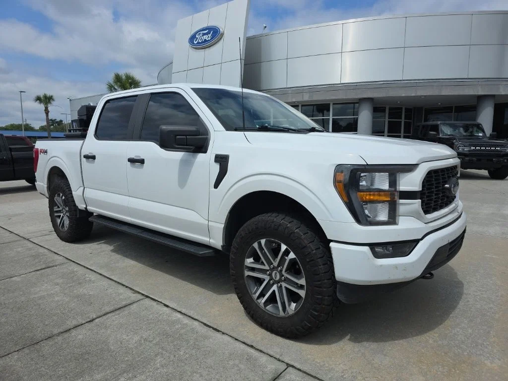 Used 2023 Oxford White Ford XL image 1