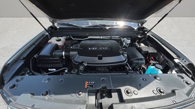 Used 2020 Silver GMC SLT image 30