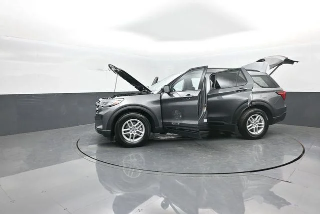 New 2026 Carbonized Gray Metallic Ford Active image 39