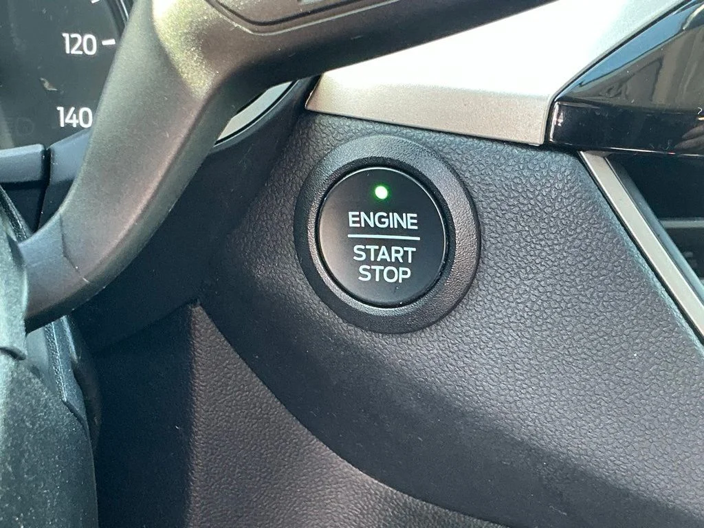 Used 2022 Gray Ford SE image 34