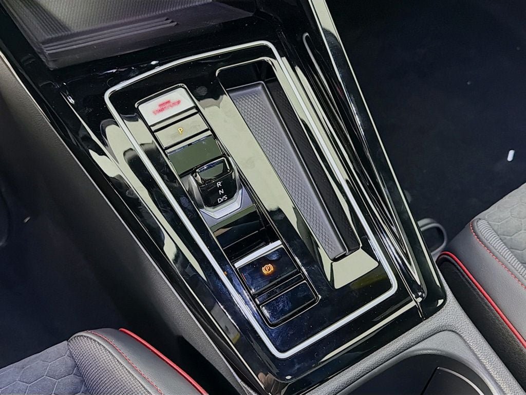 2026 Volkswagen Golf GTI SE - Photo 18