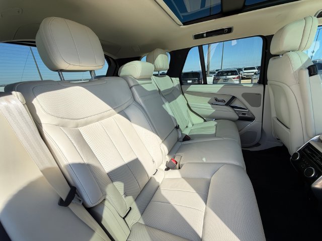 Used 2024 Silver Land Rover SE image 17