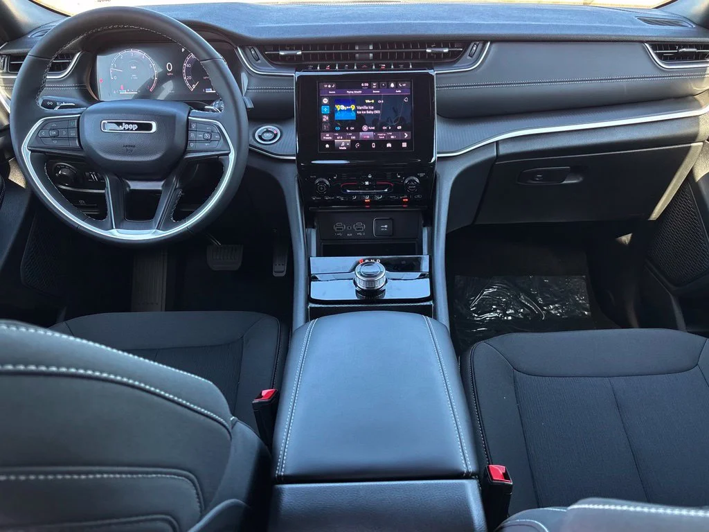 New 2026 Silver Jeep Laredo X image 12