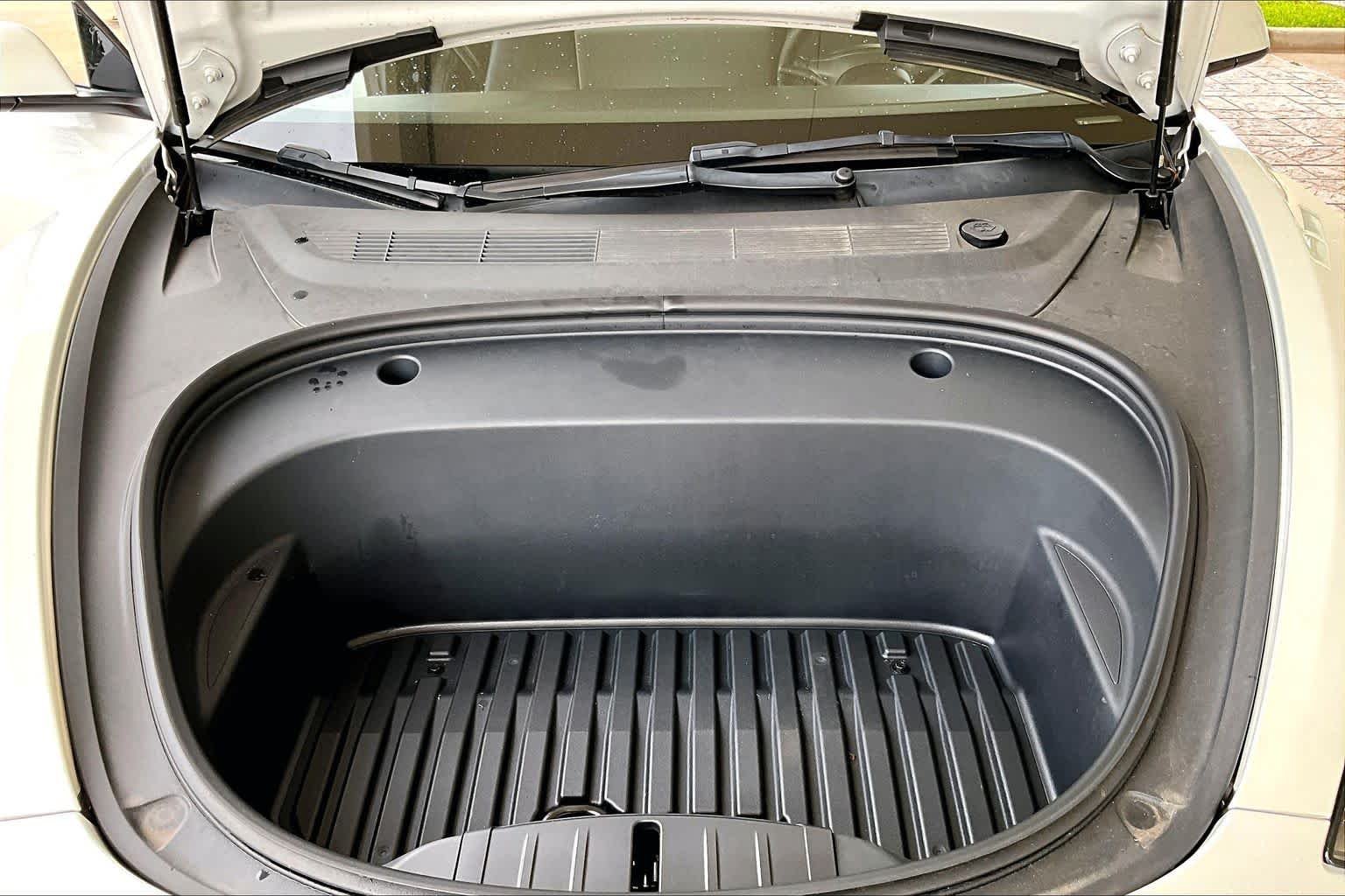 Used 2023 Pearl White Multi-Coat Tesla  image 28