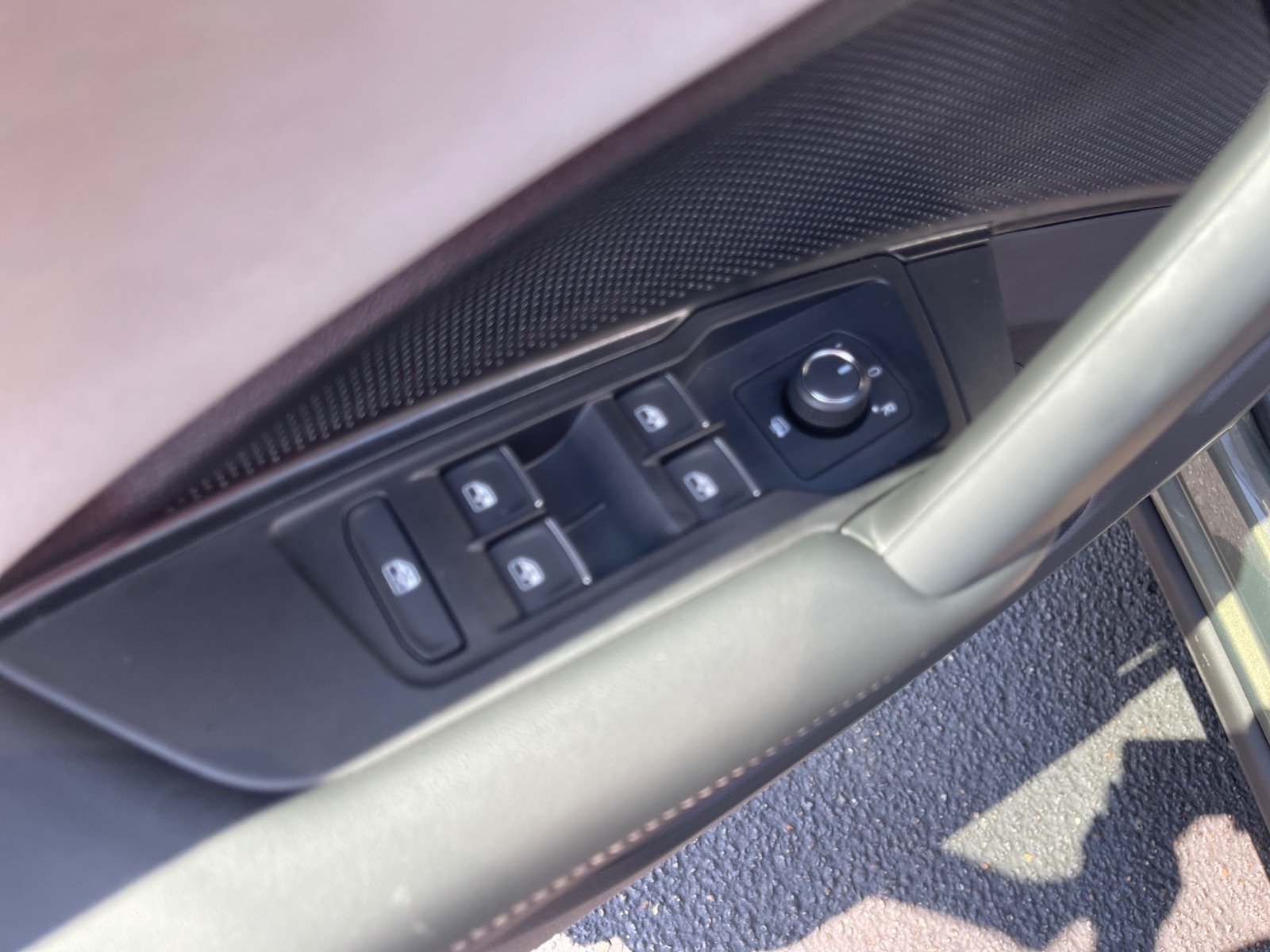 New 2026 Avocado Green W/ Deep Black Roof Volkswagen SE R-Line Black image 8