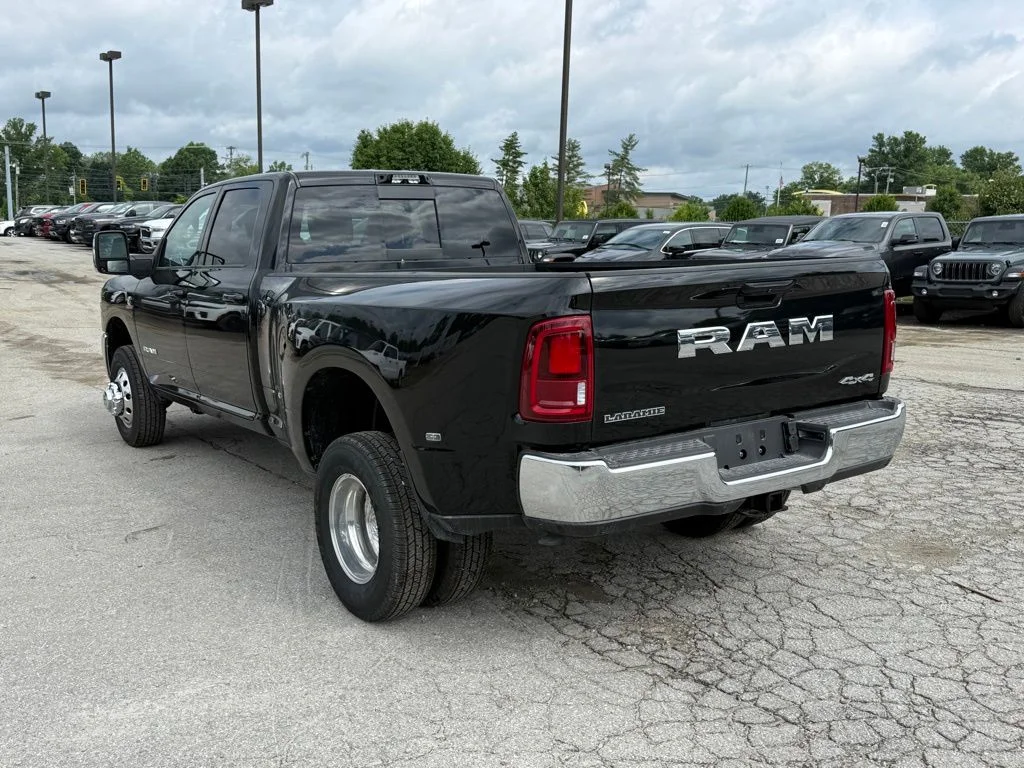 New 2026 Diamond Black Crystal Pearl-Coat Exterior Paint RAM Laramie image 9