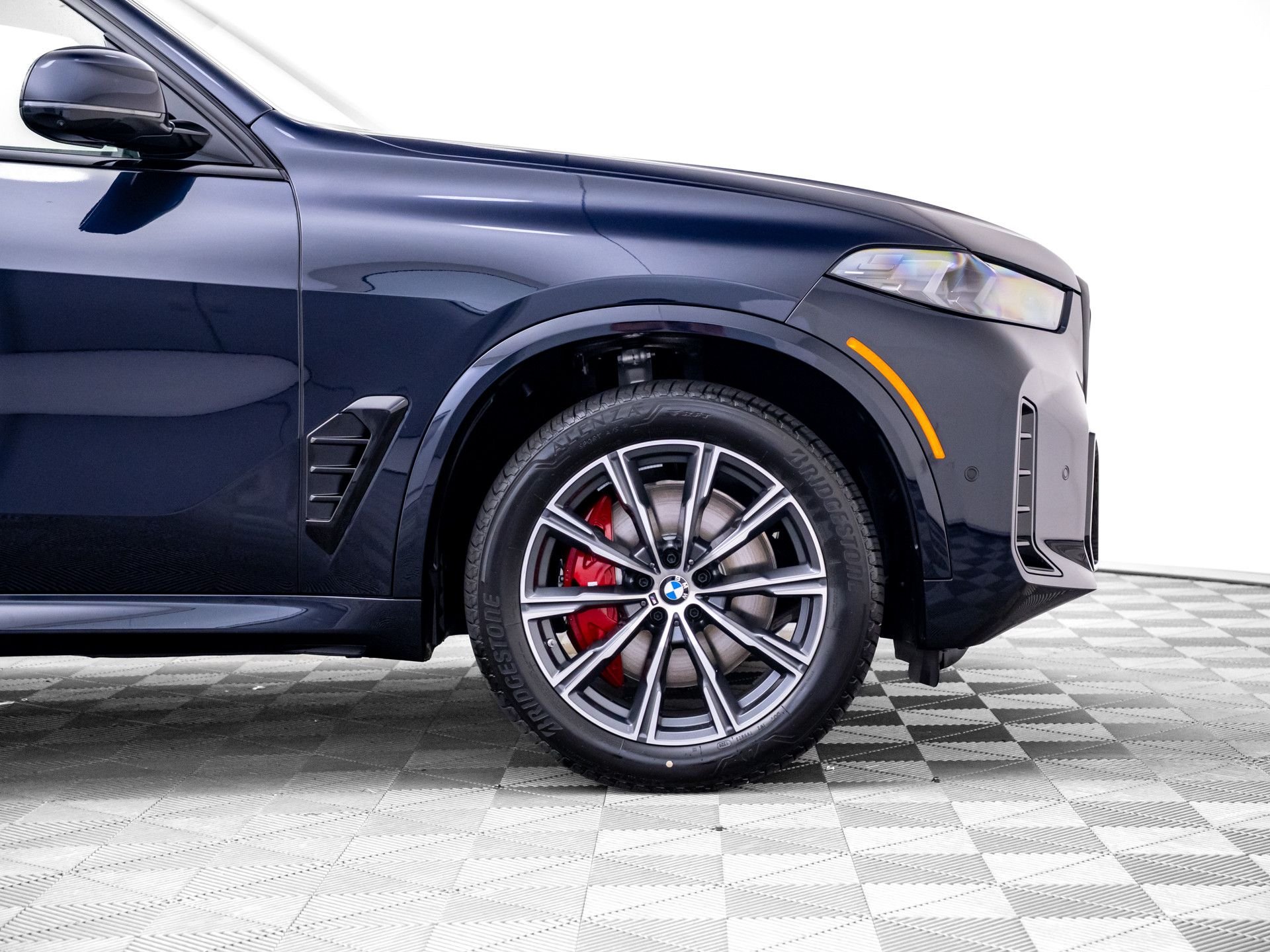 New 2026 Carbon Black Metallic BMW xDrive40i image 35