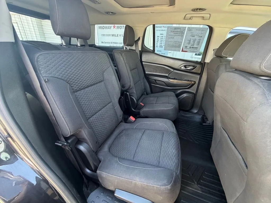 Used 2018 Silver GMC SLE-2 image 33