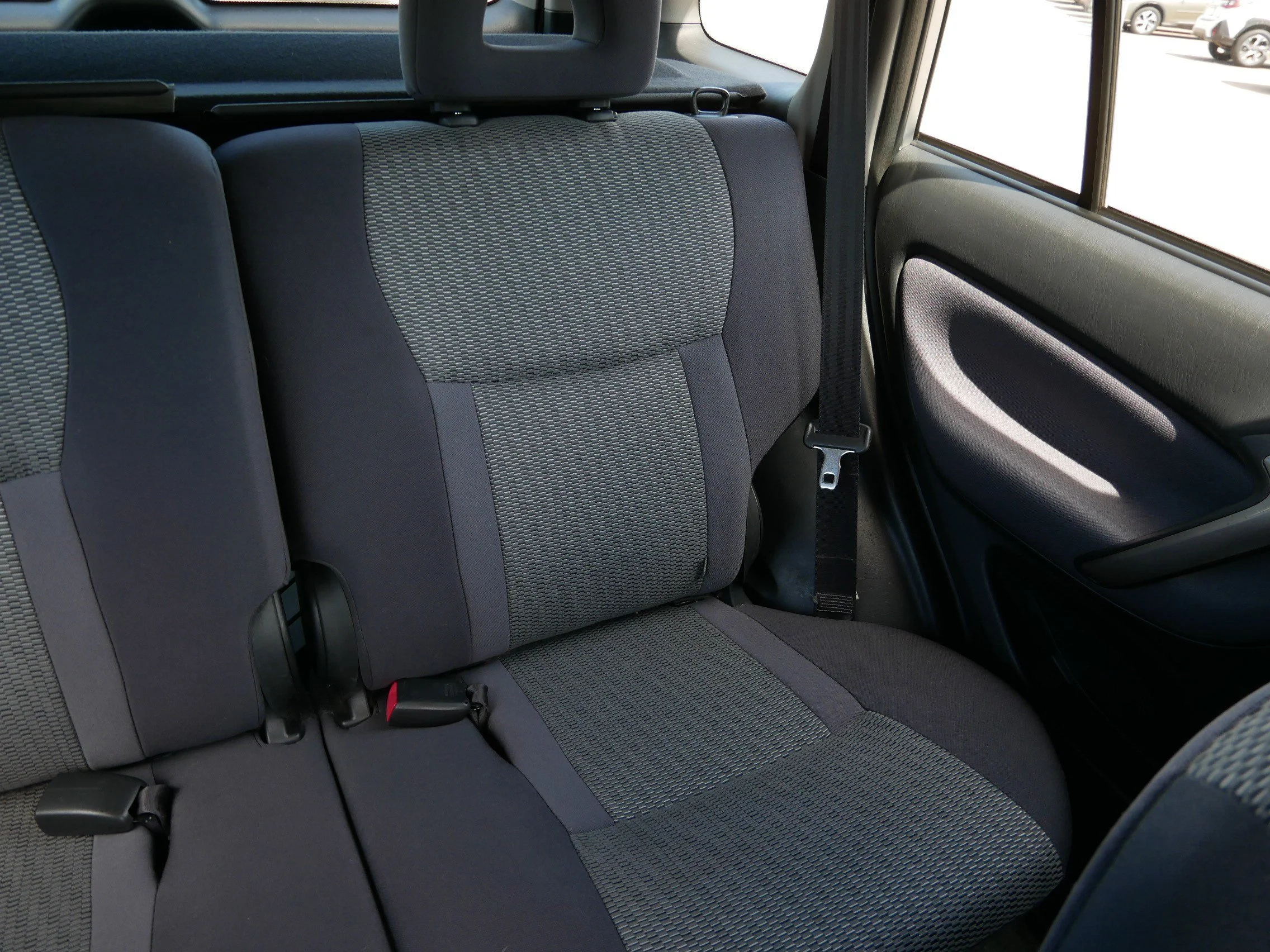 Used 2004 Titanium Metallic Toyota  image 14
