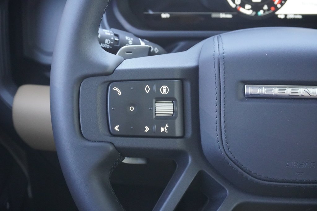 New 2026 Fuji White Land Rover V8 image 12