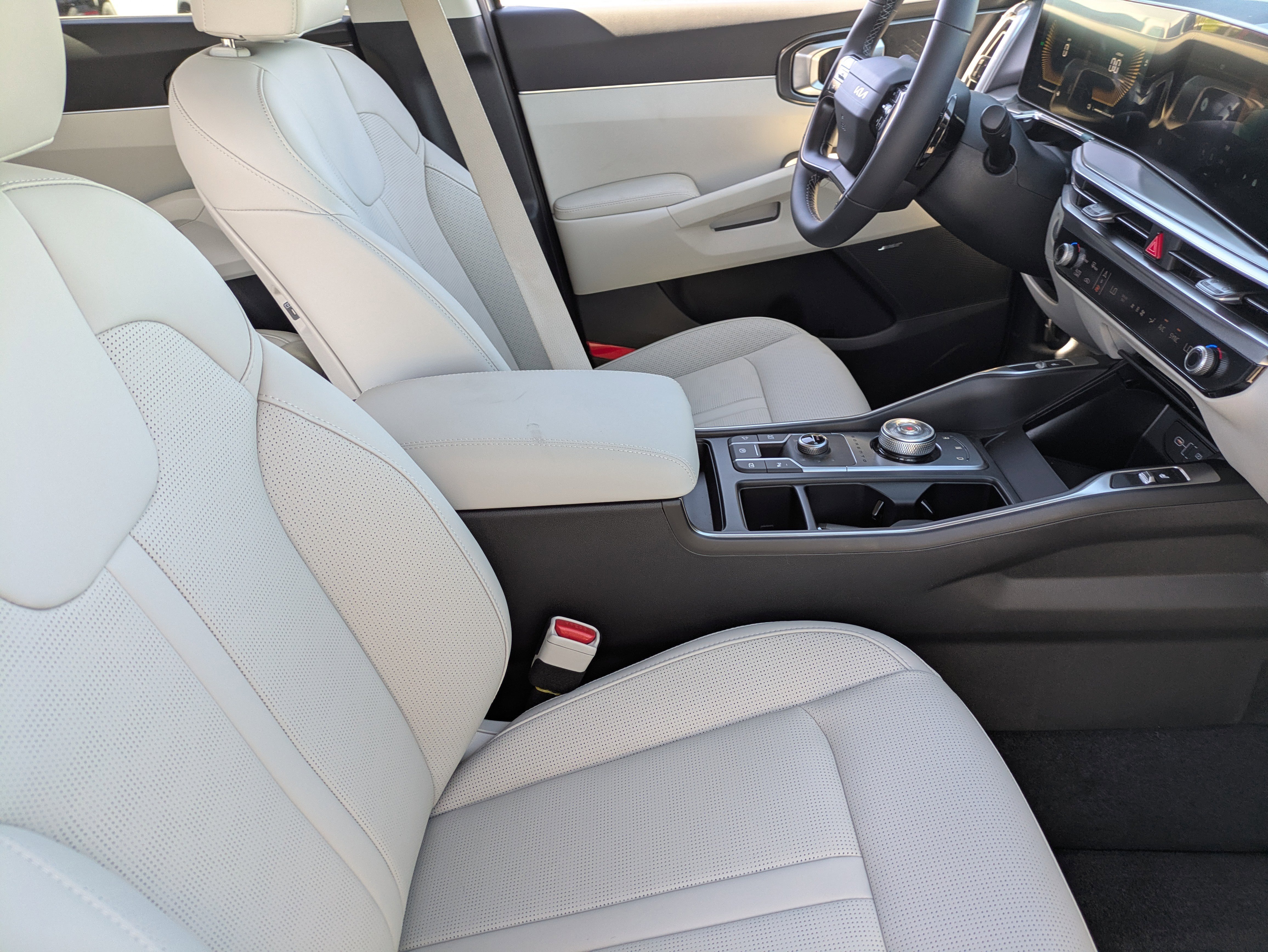 New 2026 Volcanic Sand Kia EX image 12