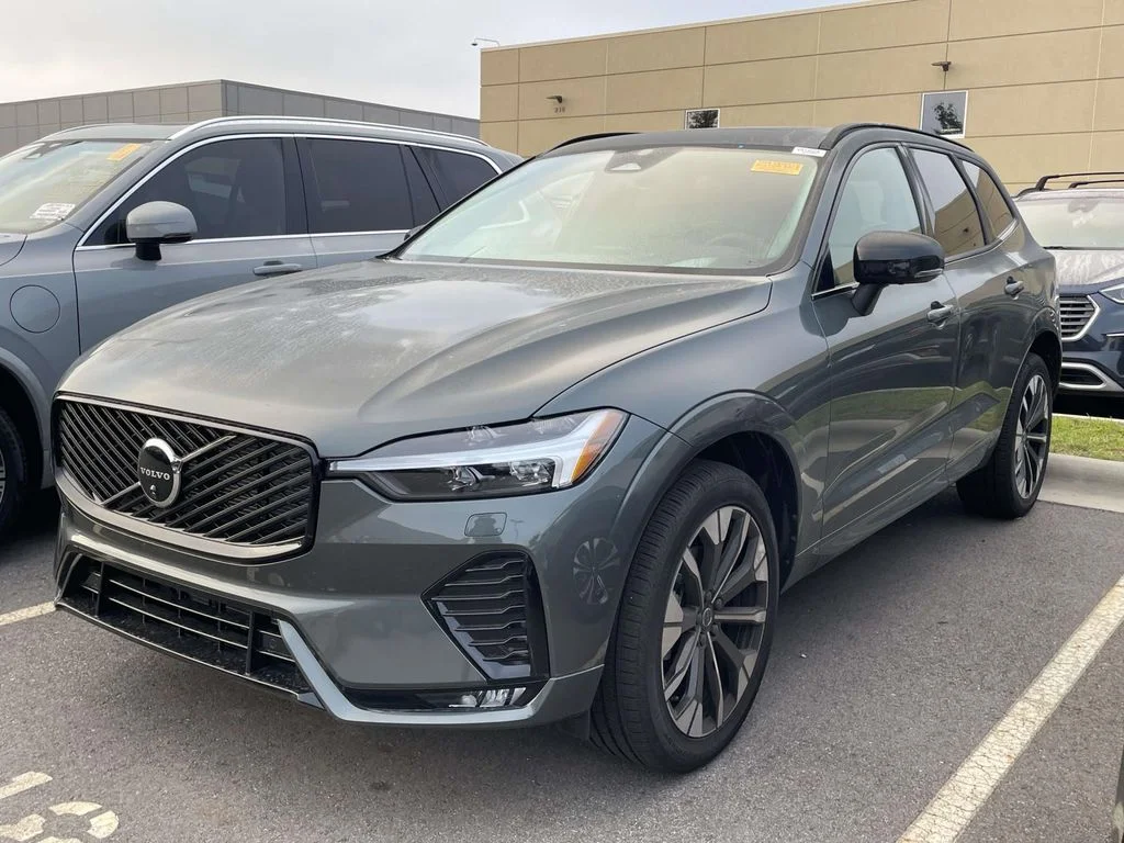 Used 2026 Forest Lake Volvo Plus image 2