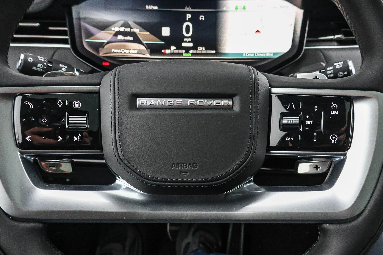 2025 Land Rover Range Rover SE - Photo 34