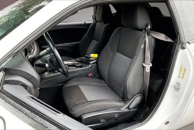 Used 2023 White Dodge SXT image 20