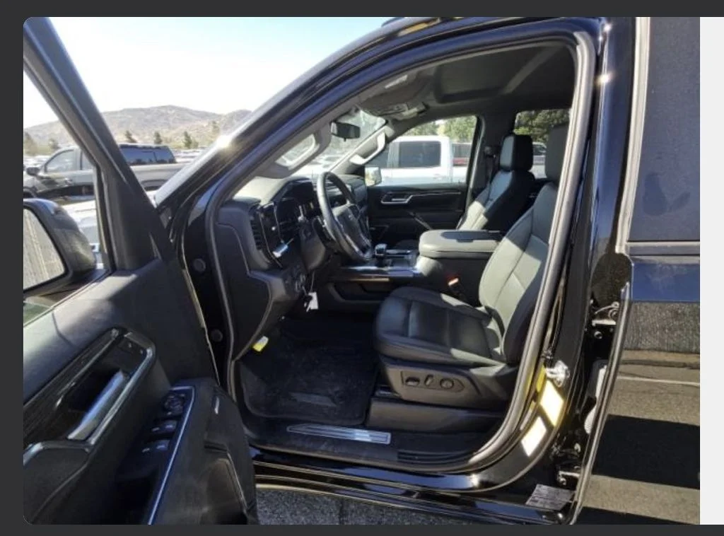 Used 2025 Black Chevrolet RST image 9