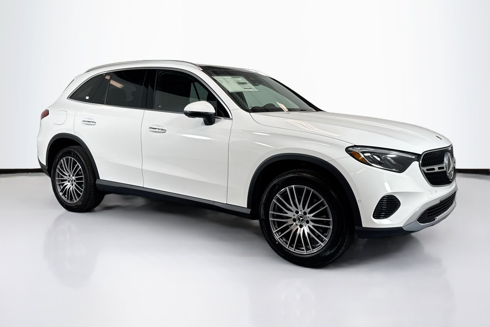 New 2026 Polar White Mercedes-Benz GLC 300 image 3
