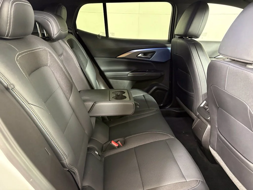 Used 2024 White Chevrolet LT image 17