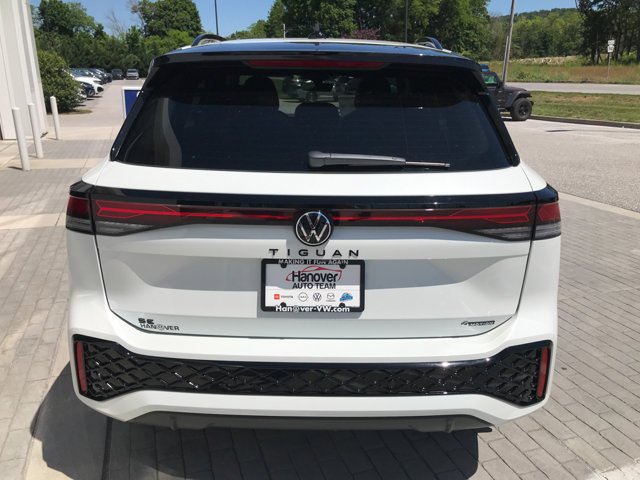 New 2026 Opal White Pearl Volkswagen SE R-Line Black image 7