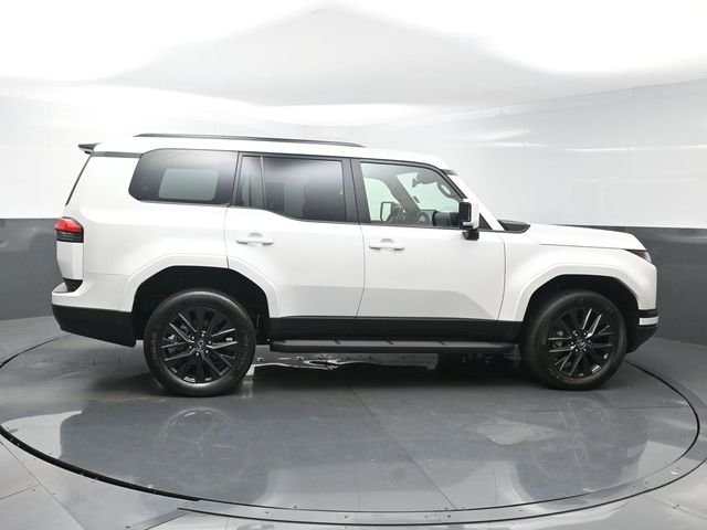 Used 2024 White Lexus 550 Premium image 8