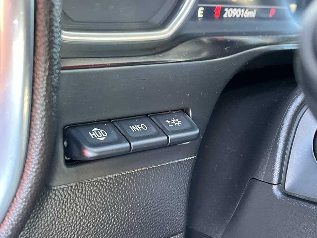 Used 2021 SILVER ICE METALLIC Chevrolet High Country image 36