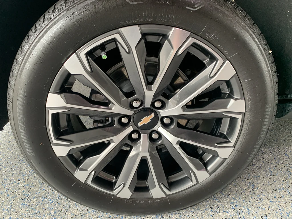 Used 2025 Sterling Gray Metallic Chevrolet High Country image 37
