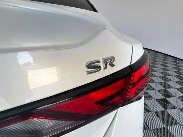 Used 2022  Nissan SR image 25